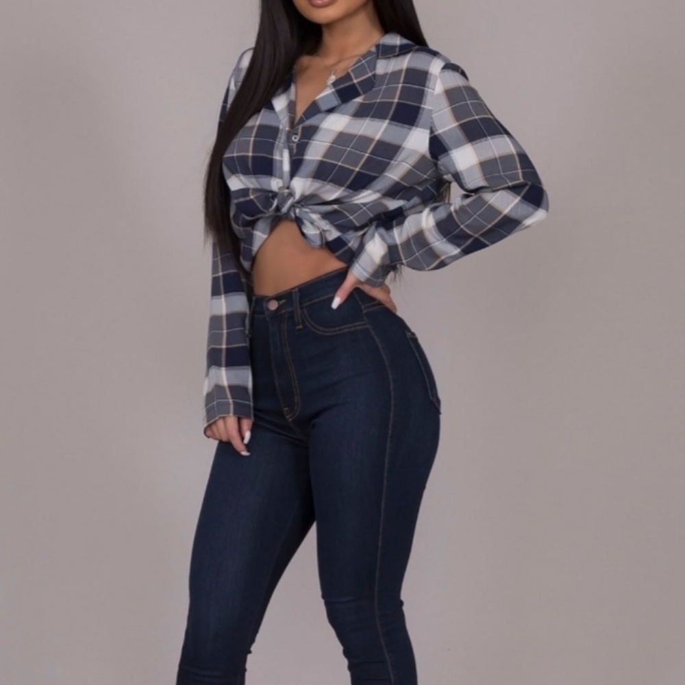 Last L• Plaid Crop Shirt in Navy - Picture 6 of 6
